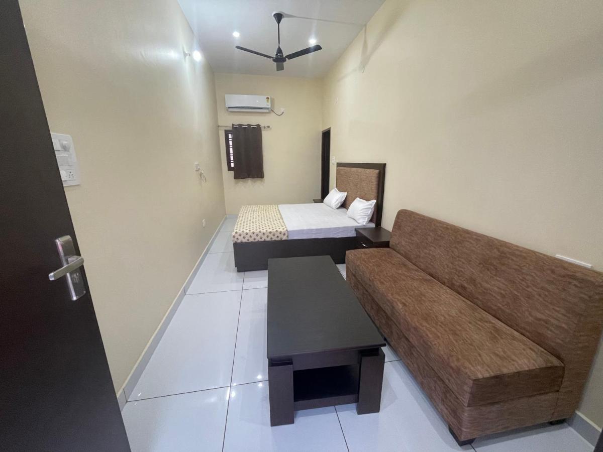 Bld Restaurant And Home Stay Dehradun Extérieur photo